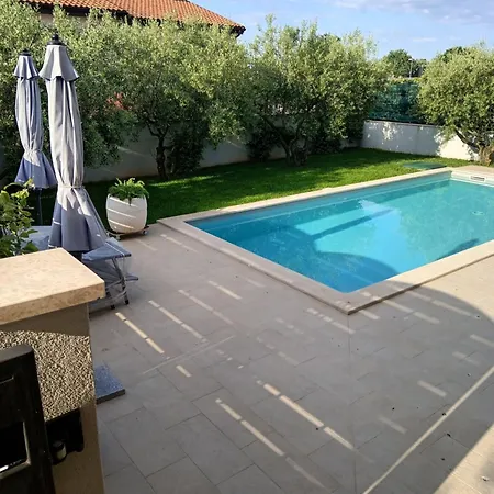 Jadranka Sain Novigrad (Istria)